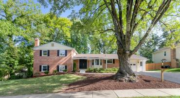 8810 SIDE SADDLE RD, SPRINGFIELD, Virginia 22152, 4 Bedrooms Bedrooms, ,2 BathroomsBathrooms,Residential,For sale,8810 SIDE SADDLE RD,VAFX2200030 MLS # VAFX2200030