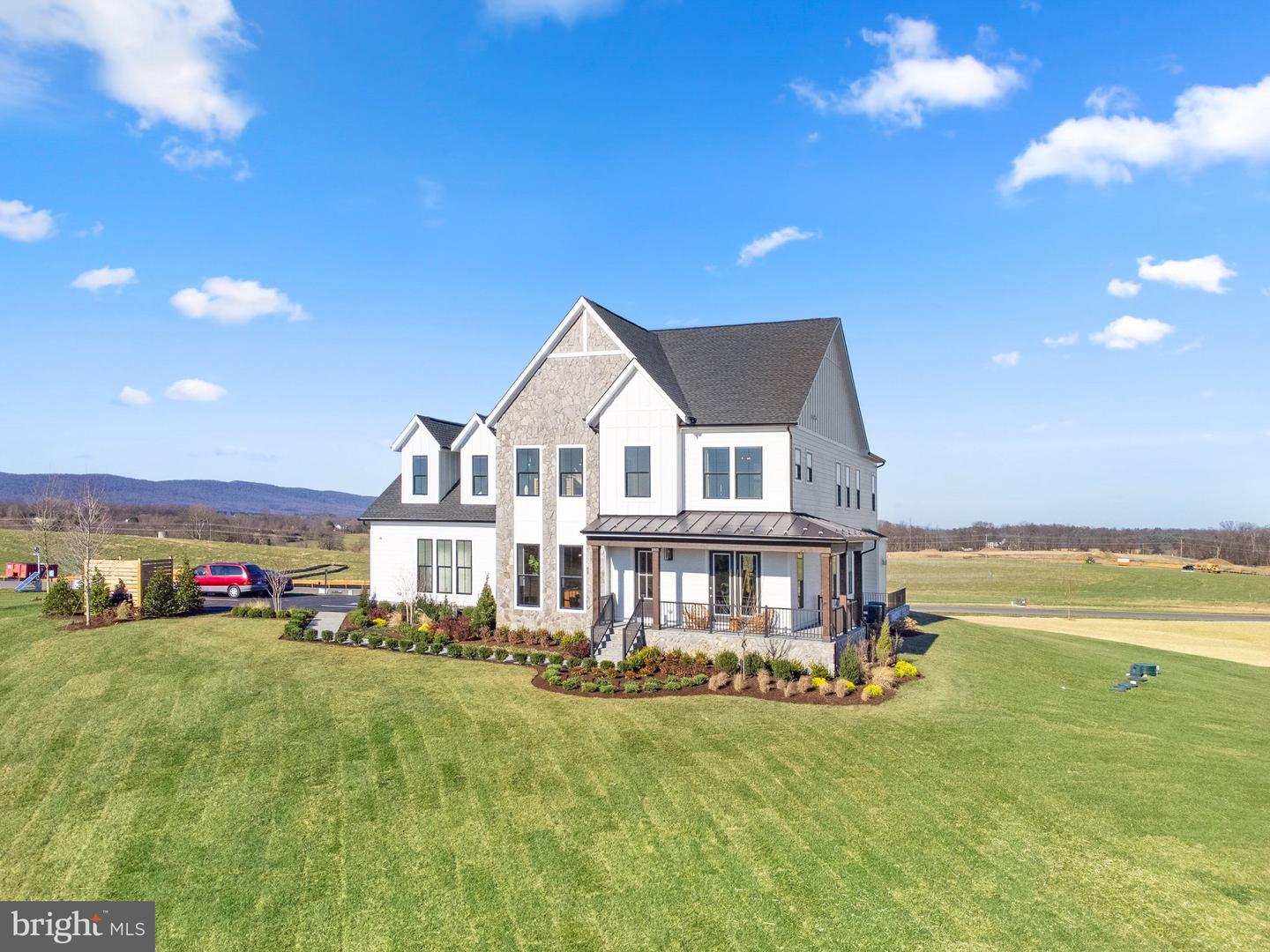 66 SILVER KING CIR #TIMBERNECK III, PURCELLVILLE, Virginia 20132, 4 Bedrooms Bedrooms, ,3 BathroomsBathrooms,Residential,For sale,66 SILVER KING CIR #TIMBERNECK III,VALO2079432 MLS # VALO2079432