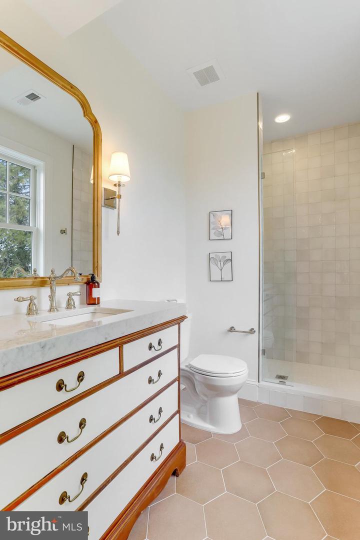 3612 N GLEBE RD, ARLINGTON, Virginia 22207, 6 Bedrooms Bedrooms, ,5 BathroomsBathrooms,Residential,For sale,3612 N GLEBE RD,VAAR2048242 MLS # VAAR2048242