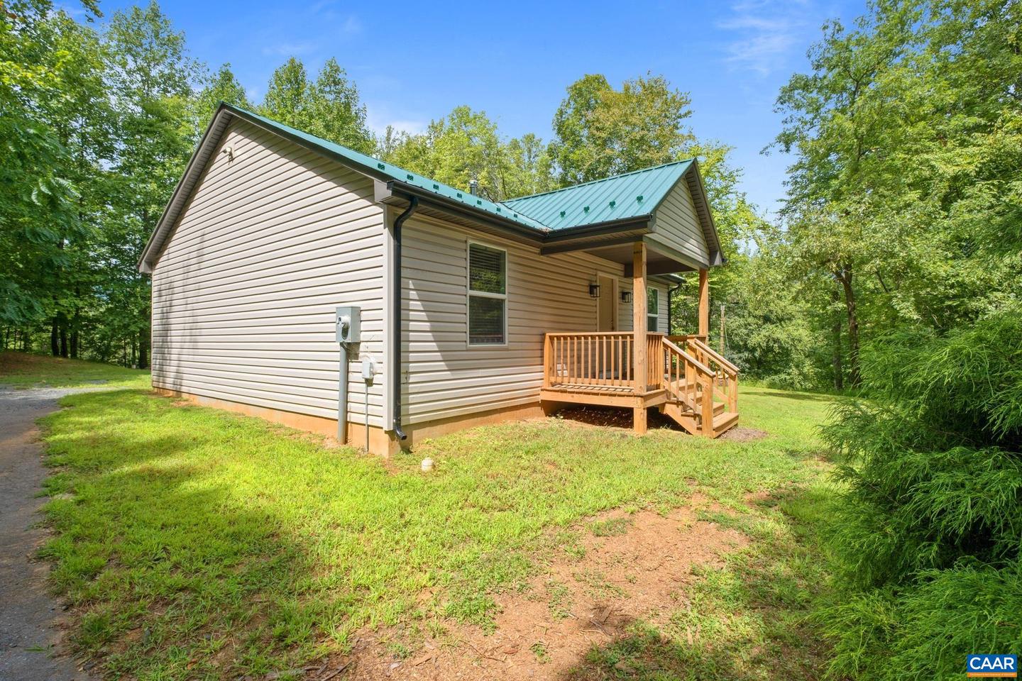 29 HORSESHOE MOUNTAIN RD, ROSELAND, Virginia 22967, 2 Bedrooms Bedrooms, ,2 BathroomsBathrooms,Residential,For sale,29 HORSESHOE MOUNTAIN RD,656598 MLS # 656598