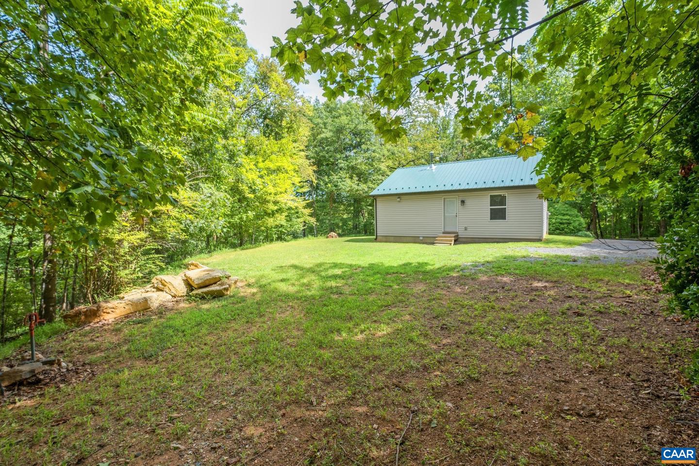 29 HORSESHOE MOUNTAIN RD, ROSELAND, Virginia 22967, 2 Bedrooms Bedrooms, ,2 BathroomsBathrooms,Residential,For sale,29 HORSESHOE MOUNTAIN RD,656598 MLS # 656598