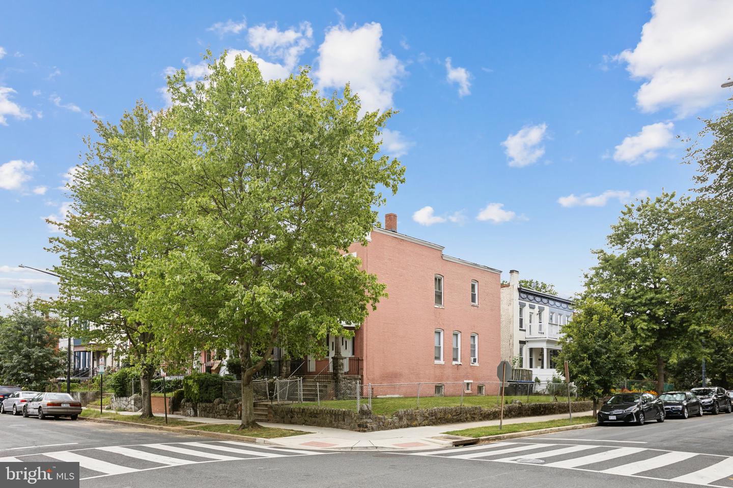 401 16TH ST SE, WASHINGTON, District Of Columbia 20003, 3 Bedrooms Bedrooms, ,2 BathroomsBathrooms,Residential,For sale,401 16TH ST SE,DCDC2158108 MLS # DCDC2158108