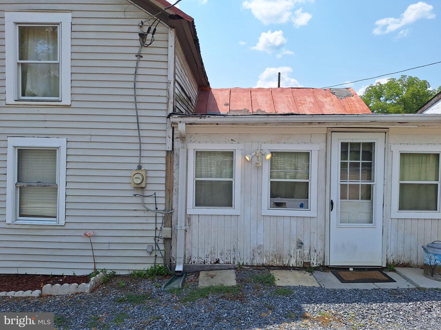 536 MEADOW MILLS RD, MIDDLETOWN, Virginia 22645, 2 Bedrooms Bedrooms, 4 Rooms Rooms,1 BathroomBathrooms,Residential,For sale,536 MEADOW MILLS RD,VAFV2020720 MLS # VAFV2020720