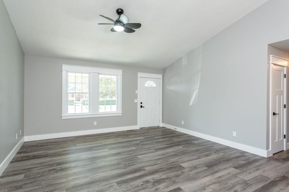 with access to hallway to bedrooms, hall bath, water softner closet and laundry closet!