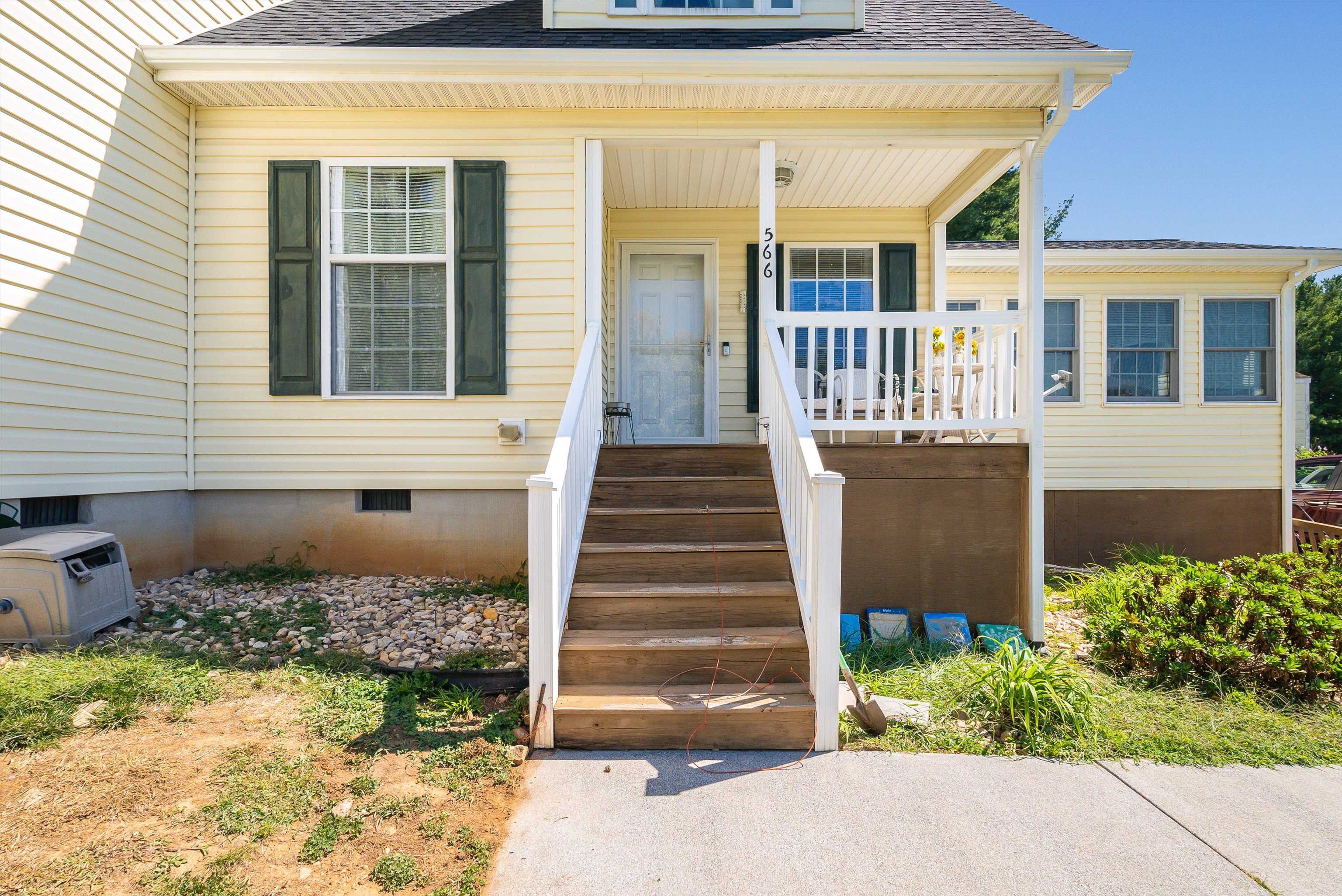 566 N FIFTH ST, SHENANDOAH, Virginia 22849, 3 Bedrooms Bedrooms, ,2 BathroomsBathrooms,Residential,566 N FIFTH ST,656731 MLS # 656731