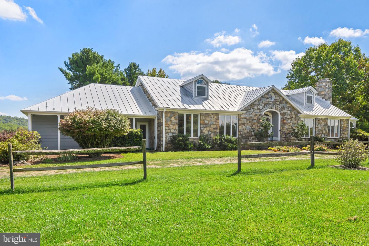 8313 STABLE GATE RD, WARRENTON, Virginia 20186, 5 Bedrooms Bedrooms, ,5 BathroomsBathrooms,Residential,For sale,8313 STABLE GATE RD,VAFQ2013754 MLS # VAFQ2013754