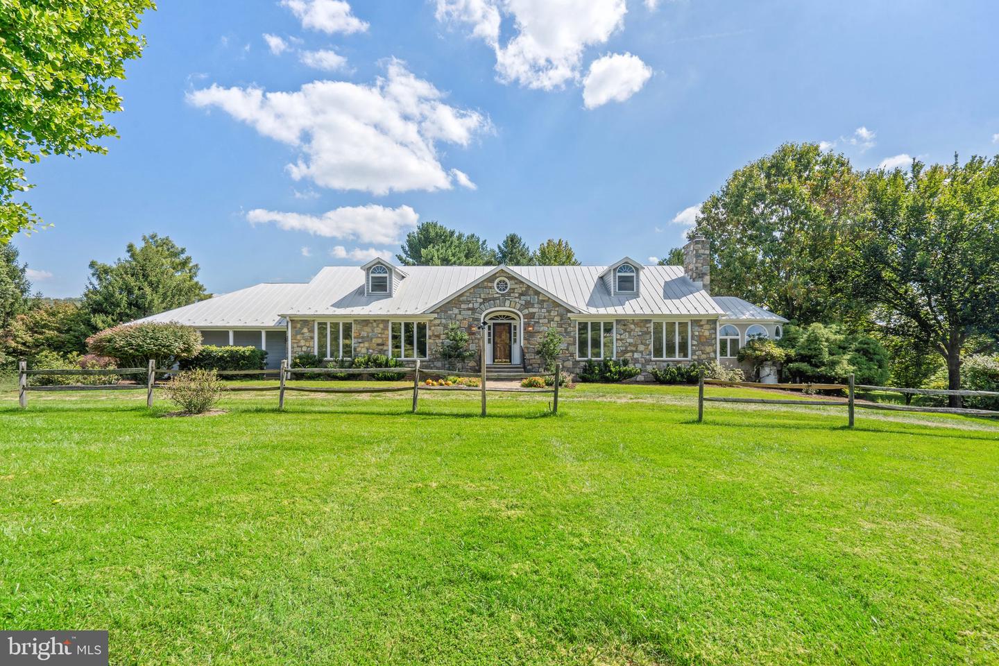 8313 STABLE GATE RD, WARRENTON, Virginia 20186, 5 Bedrooms Bedrooms, ,5 BathroomsBathrooms,Residential,For sale,8313 STABLE GATE RD,VAFQ2013754 MLS # VAFQ2013754