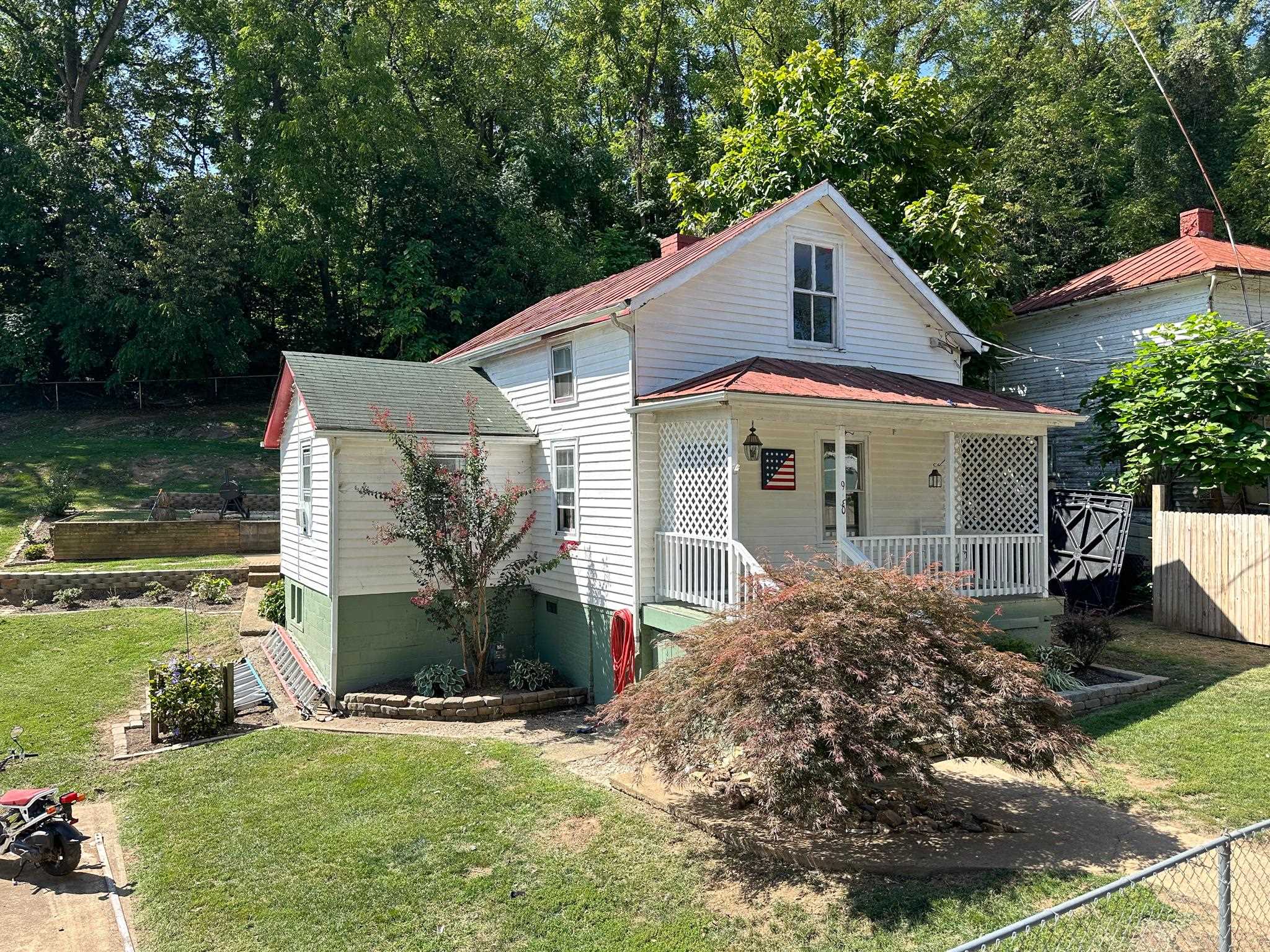 930 ANDERSON ST, STAUNTON, Virginia 24401, 3 Bedrooms Bedrooms, ,2 BathroomsBathrooms,Residential,930 ANDERSON ST,656783 MLS # 656783