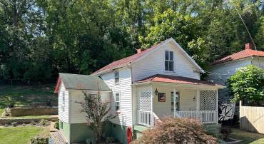 930 ANDERSON ST, STAUNTON, Virginia 24401, 3 Bedrooms Bedrooms, ,2 BathroomsBathrooms,Residential,930 ANDERSON ST,656783 MLS # 656783