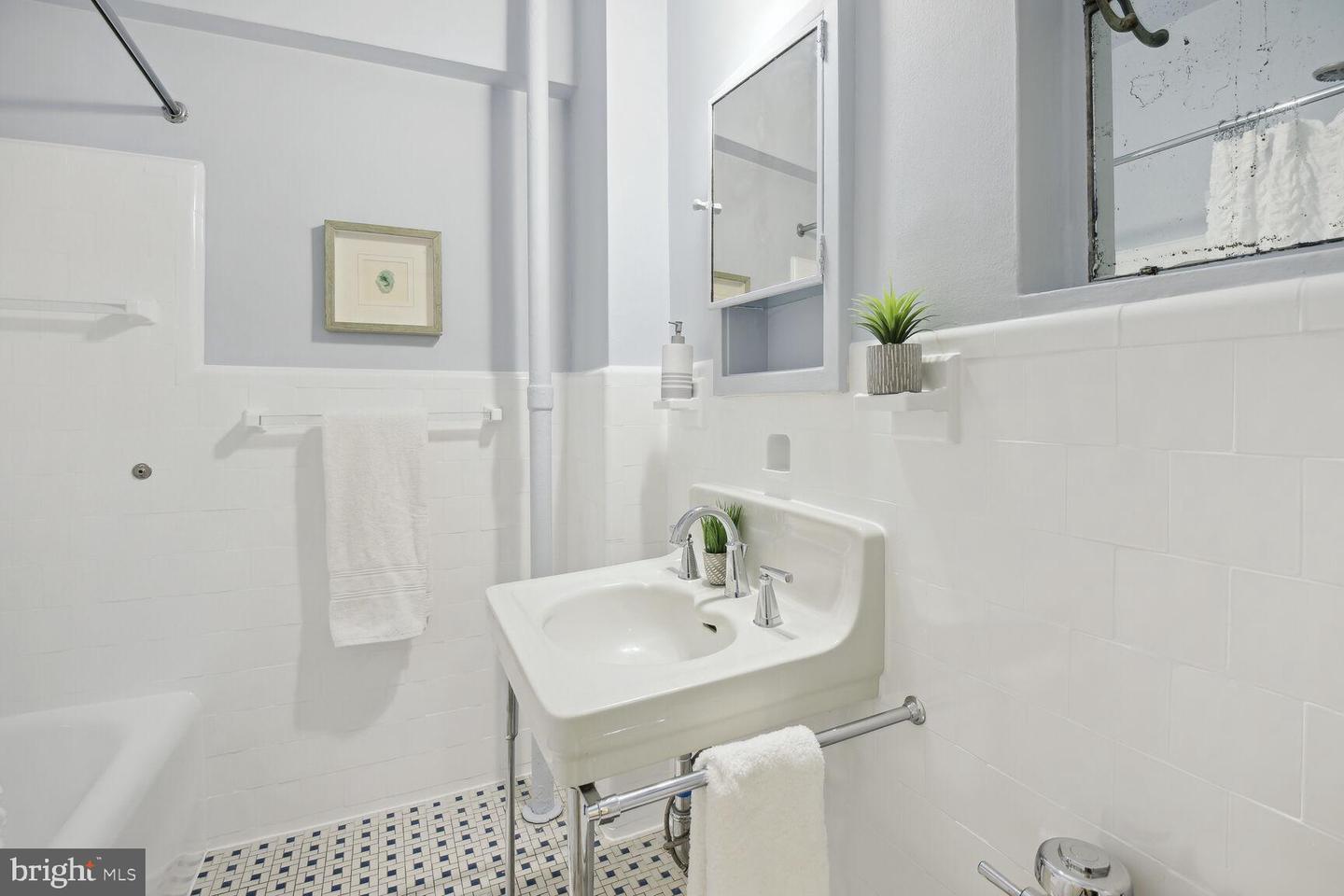 3601 CONNECTICUT AVE NW #303, WASHINGTON, District Of Columbia 20008, 1 Bedroom Bedrooms, ,1 BathroomBathrooms,Residential,For sale,3601 CONNECTICUT AVE NW #303,DCDC2154200 MLS # DCDC2154200