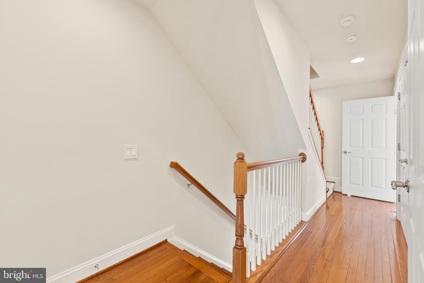 9480 CANONBURY SQ, FAIRFAX, Virginia 22031, 3 Bedrooms Bedrooms, ,3 BathroomsBathrooms,Residential,For sale,9480 CANONBURY SQ,VAFX2199488 MLS # VAFX2199488