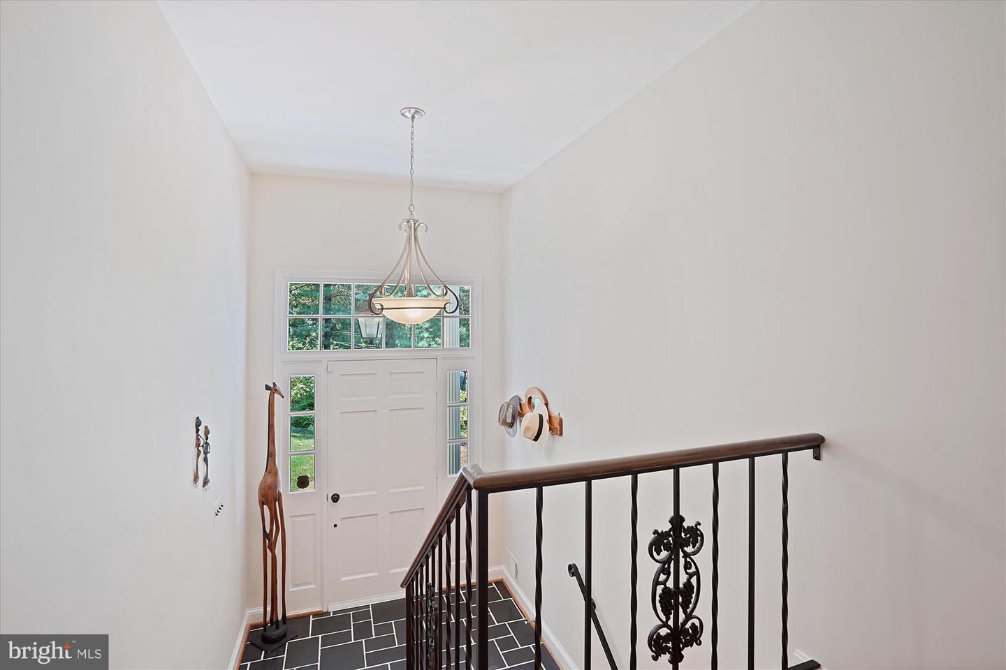 3601 SLEEPY HOLLOW RD, FALLS CHURCH, Virginia 22041, 5 Bedrooms Bedrooms, ,3 BathroomsBathrooms,Residential,For sale,3601 SLEEPY HOLLOW RD,VAFX2200682 MLS # VAFX2200682