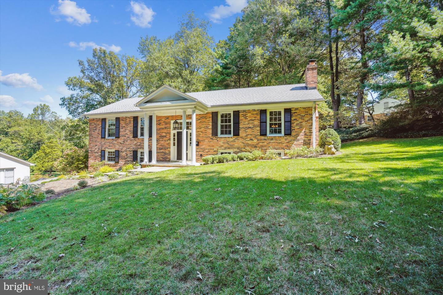 3601 SLEEPY HOLLOW RD, FALLS CHURCH, Virginia 22041, 5 Bedrooms Bedrooms, ,3 BathroomsBathrooms,Residential,For sale,3601 SLEEPY HOLLOW RD,VAFX2200682 MLS # VAFX2200682