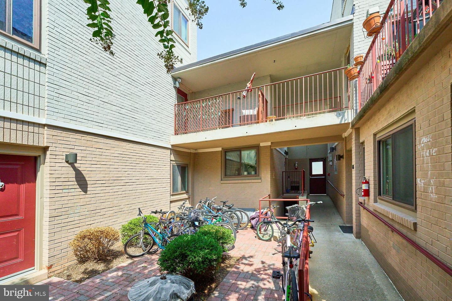 1225 FAIRMONT ST NW #202, WASHINGTON, District Of Columbia 20009, 2 Bedrooms Bedrooms, ,1 BathroomBathrooms,Residential,For sale,1225 FAIRMONT ST NW #202,DCDC2156540 MLS # DCDC2156540