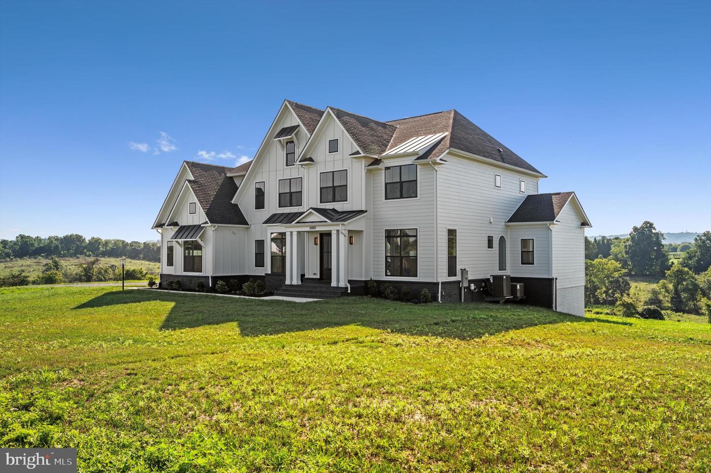 38880 AVERY OAKS LN, HAMILTON, Virginia 20158, 6 Bedrooms Bedrooms, ,6 BathroomsBathrooms,Residential,For sale,38880 AVERY OAKS LN,VALO2077476 MLS # VALO2077476