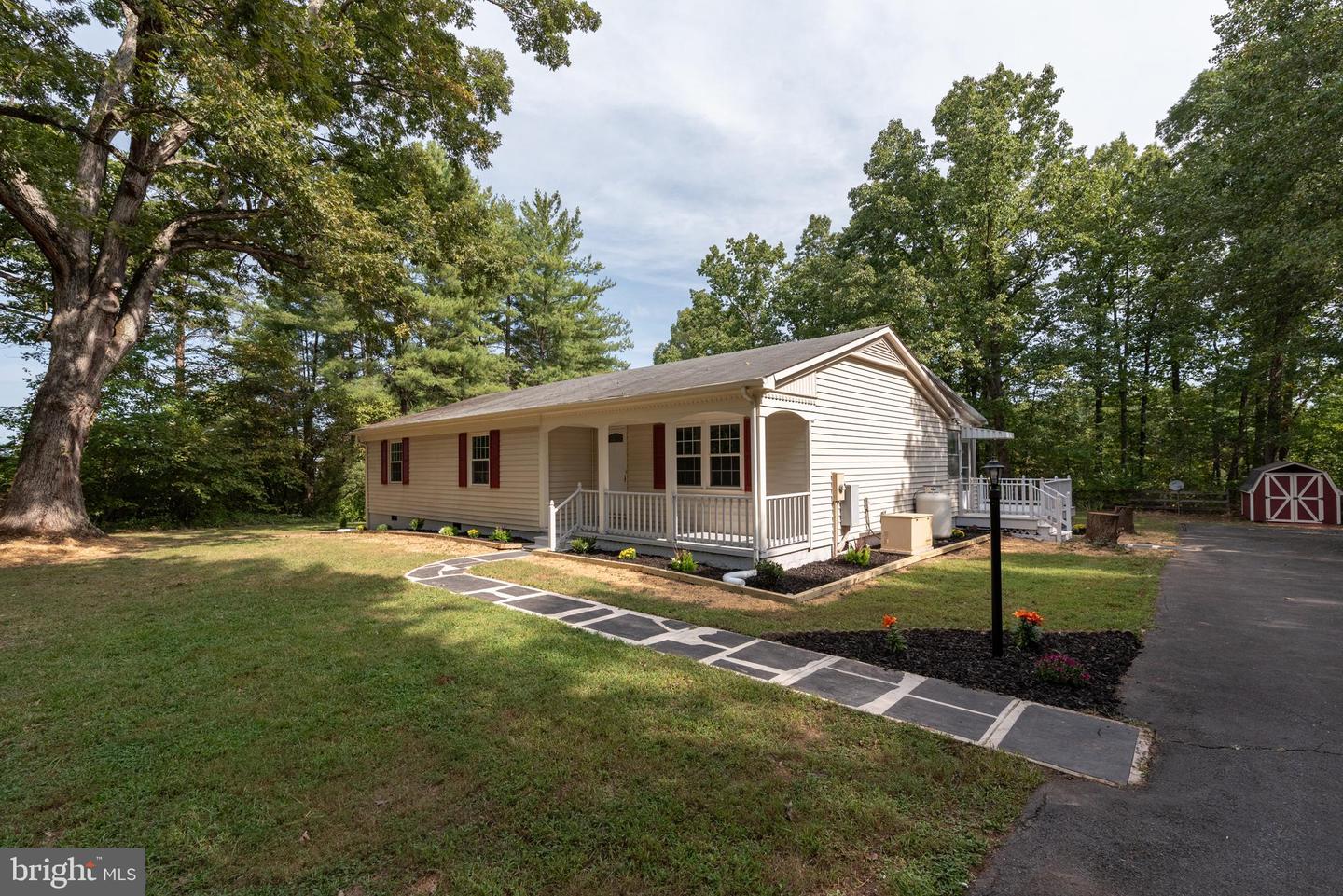 107 SLEEPY HOLLOW RD, NEW CANTON, Virginia 23123, 3 Bedrooms Bedrooms, ,2 BathroomsBathrooms,Residential,For sale,107 SLEEPY HOLLOW RD,VABH2000126 MLS # VABH2000126