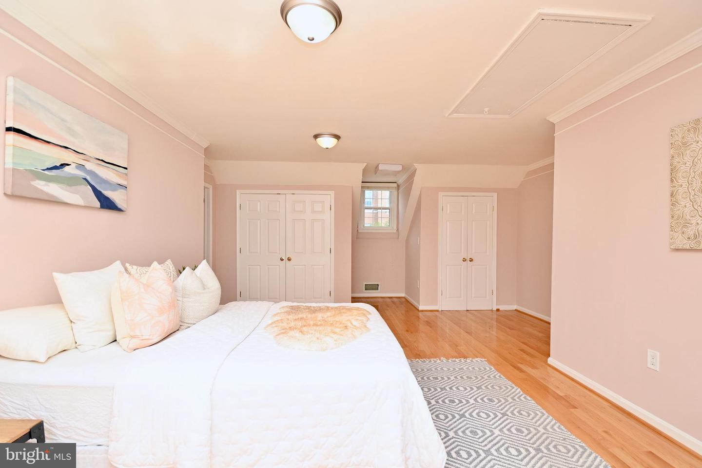 1034 N ROYAL ST N #1034, ALEXANDRIA, Virginia 22314, 2 Bedrooms Bedrooms, ,2 BathroomsBathrooms,Residential,For sale,1034 N ROYAL ST N #1034,VAAX2038058 MLS # VAAX2038058