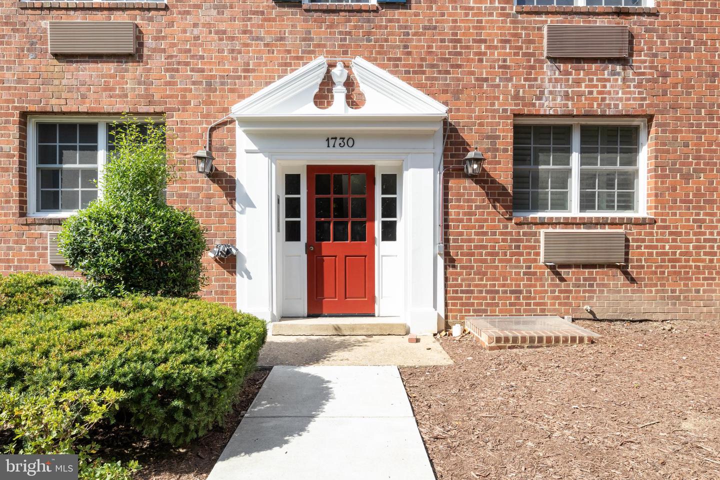 1730 W ABINGDON DR #302, ALEXANDRIA, Virginia 22314, 1 Bedroom Bedrooms, ,1 BathroomBathrooms,Residential,For sale,1730 W ABINGDON DR #302,VAAX2036492 MLS # VAAX2036492