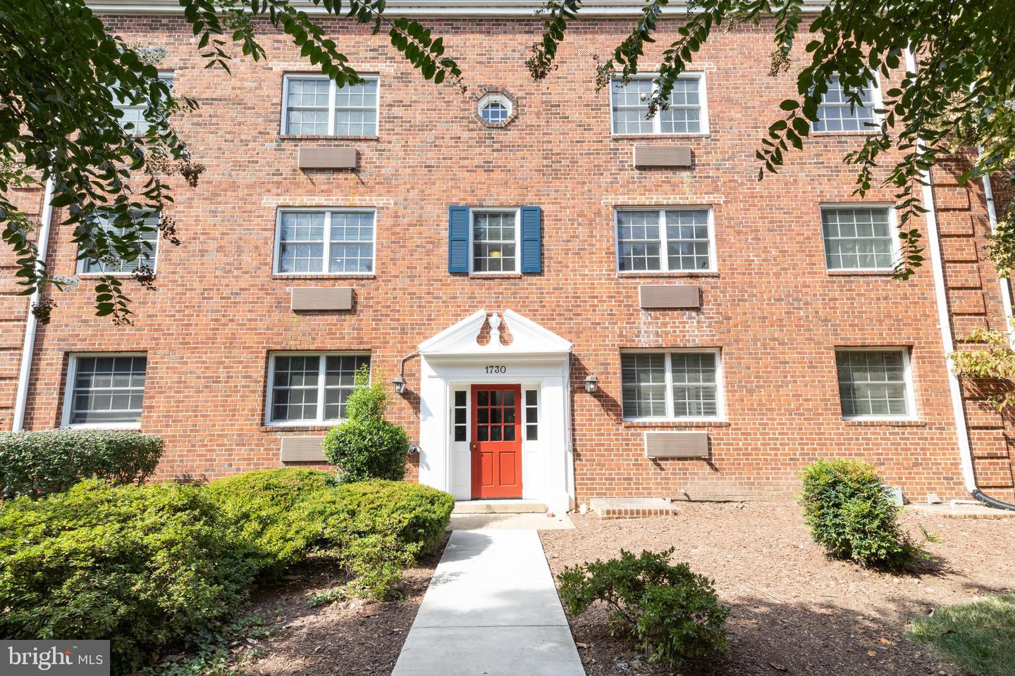 1730 W ABINGDON DR #302, ALEXANDRIA, Virginia 22314, 1 Bedroom Bedrooms, ,1 BathroomBathrooms,Residential,For sale,1730 W ABINGDON DR #302,VAAX2036492 MLS # VAAX2036492