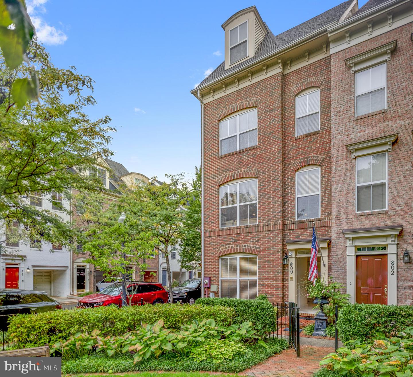 800 CAPITOL SQUARE PL SW, WASHINGTON, District Of Columbia 20024, 4 Bedrooms Bedrooms, ,4 BathroomsBathrooms,Residential,For sale,800 CAPITOL SQUARE PL SW,DCDC2156638 MLS # DCDC2156638