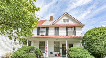 703 PRINCE EDWARD ST, FREDERICKSBURG, Virginia 22401, 3 Bedrooms Bedrooms, ,1 BathroomBathrooms,Residential,For sale,703 PRINCE EDWARD ST,VAFB2006764 MLS # VAFB2006764