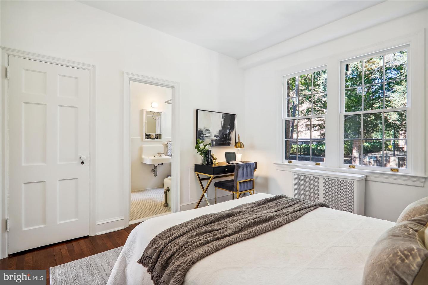 3041 SEDGWICK ST NW #303, WASHINGTON, District Of Columbia 20008, 2 Bedrooms Bedrooms, ,1 BathroomBathrooms,Residential,For sale,3041 SEDGWICK ST NW #303,DCDC2145306 MLS # DCDC2145306