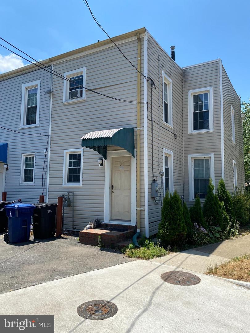 1437 POWHATAN ST, ALEXANDRIA, Virginia 22314, 3 Bedrooms Bedrooms, ,2 BathroomsBathrooms,Residential,For sale,1437 POWHATAN ST,VAAX2036238 MLS # VAAX2036238