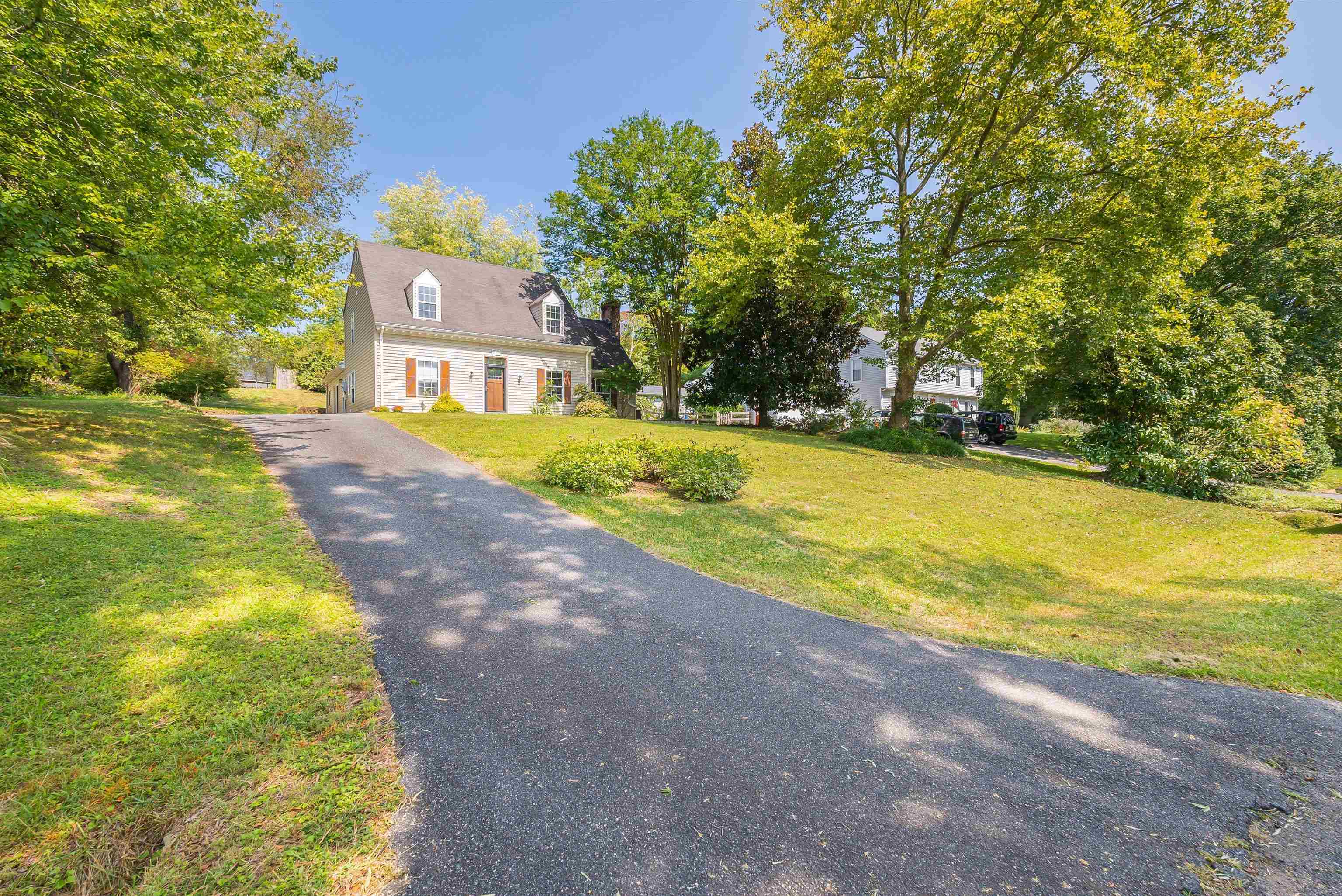 1610 ROBIN LN, CHARLOTTESVILLE, Virginia 22911, 4 Bedrooms Bedrooms, ,3 BathroomsBathrooms,Residential,1610 ROBIN LN,656858 MLS # 656858