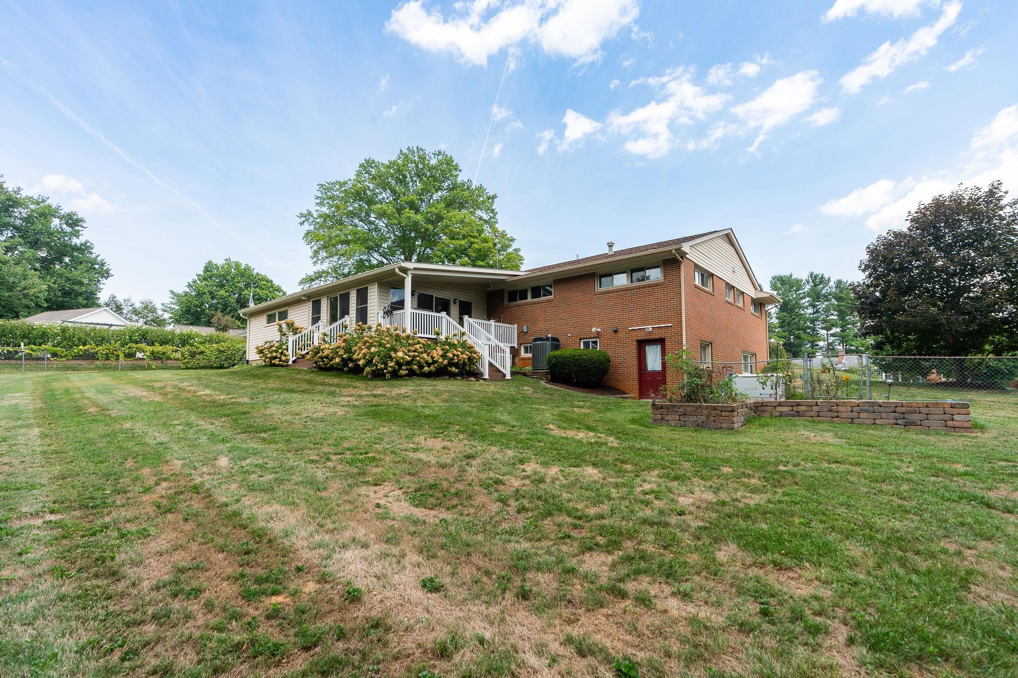 810 FAIRWAY DR, WAYNESBORO, Virginia 22980, 3 Bedrooms Bedrooms, ,3 BathroomsBathrooms,Residential,810 FAIRWAY DR,656864 MLS # 656864