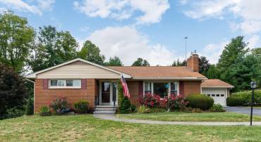 810 FAIRWAY DR, WAYNESBORO, Virginia 22980, 3 Bedrooms Bedrooms, ,3 BathroomsBathrooms,Residential,810 FAIRWAY DR,656864 MLS # 656864