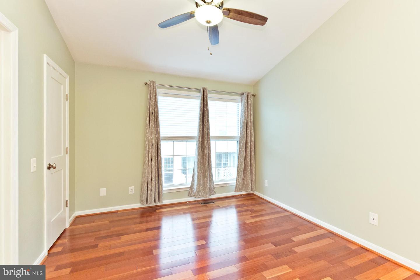 1735 KINGSGATE CT #304, ALEXANDRIA, Virginia 22302, 2 Bedrooms Bedrooms, ,2 BathroomsBathrooms,Residential,For sale,1735 KINGSGATE CT #304,VAAX2037706 MLS # VAAX2037706