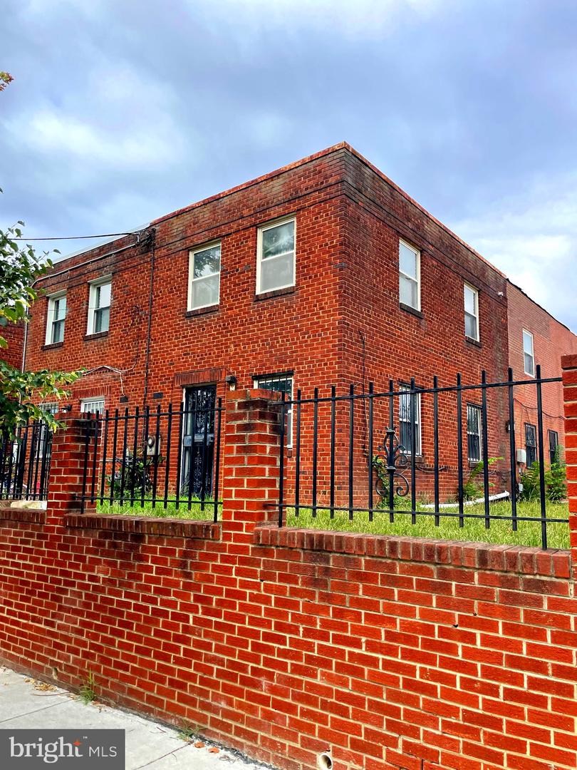 128 KENILWORTH AVE NE, WASHINGTON, District Of Columbia 20019, 3 Bedrooms Bedrooms, ,1 BathroomBathrooms,Residential,For sale,128 KENILWORTH AVE NE,DCDC2159324 MLS # DCDC2159324