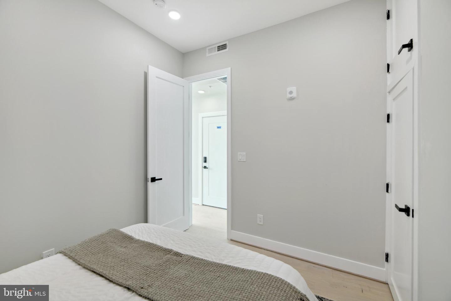 2213 M ST NE #5, WASHINGTON, District Of Columbia 20002, 1 Bedroom Bedrooms, ,1 BathroomBathrooms,Residential,For sale,2213 M ST NE #5,DCDC2159420 MLS # DCDC2159420
