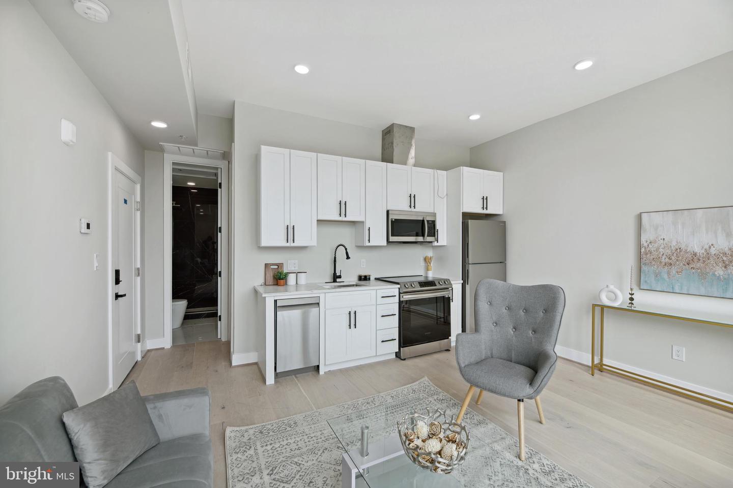 2213 M ST NE #5, WASHINGTON, District Of Columbia 20002, 1 Bedroom Bedrooms, ,1 BathroomBathrooms,Residential,For sale,2213 M ST NE #5,DCDC2159420 MLS # DCDC2159420