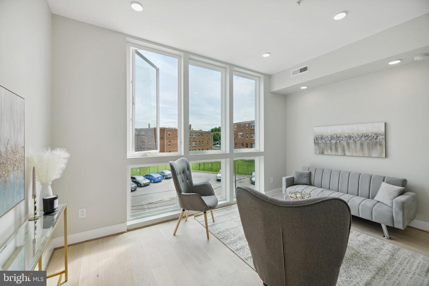 2213 M ST NE #5, WASHINGTON, District Of Columbia 20002, 1 Bedroom Bedrooms, ,1 BathroomBathrooms,Residential,For sale,2213 M ST NE #5,DCDC2159420 MLS # DCDC2159420