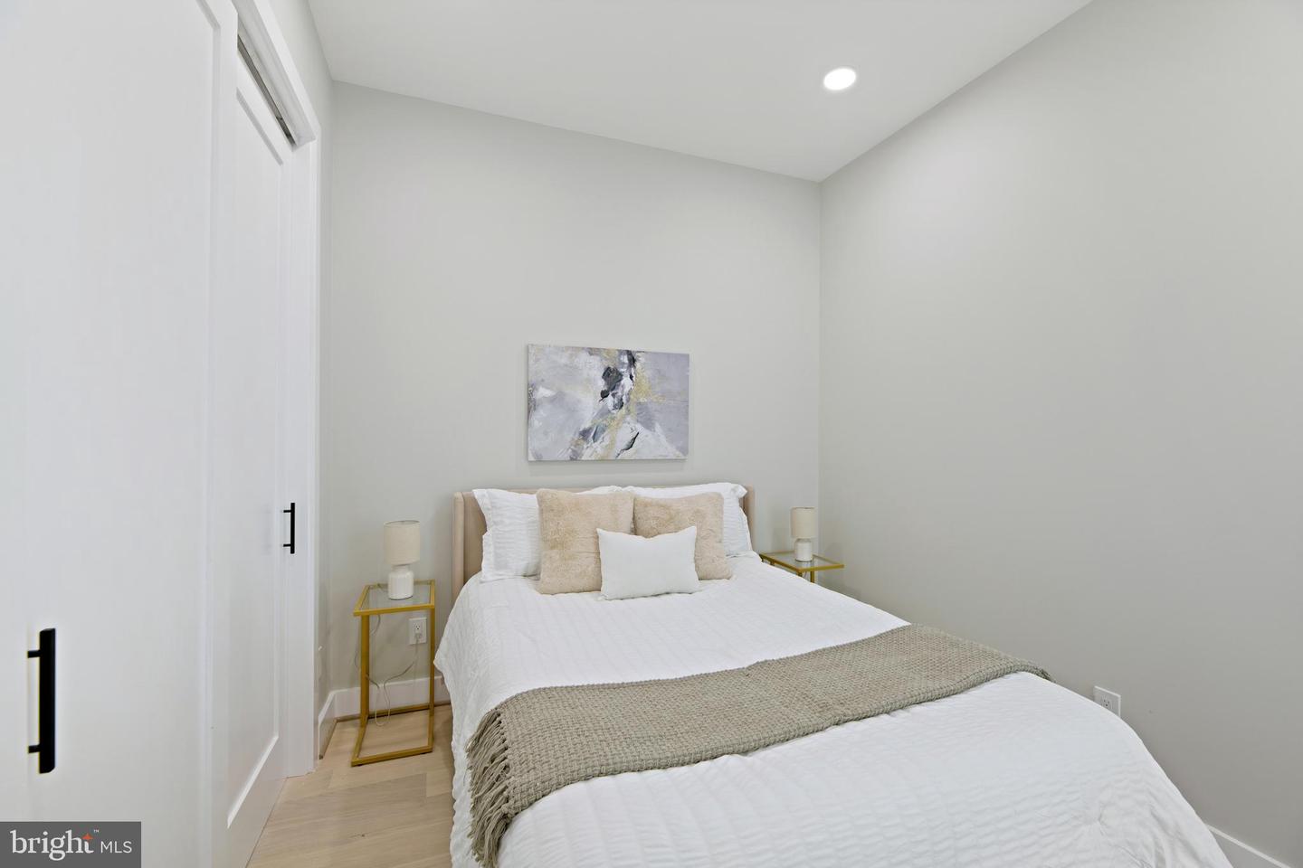 2213 M ST NE #5, WASHINGTON, District Of Columbia 20002, 1 Bedroom Bedrooms, ,1 BathroomBathrooms,Residential,For sale,2213 M ST NE #5,DCDC2159420 MLS # DCDC2159420