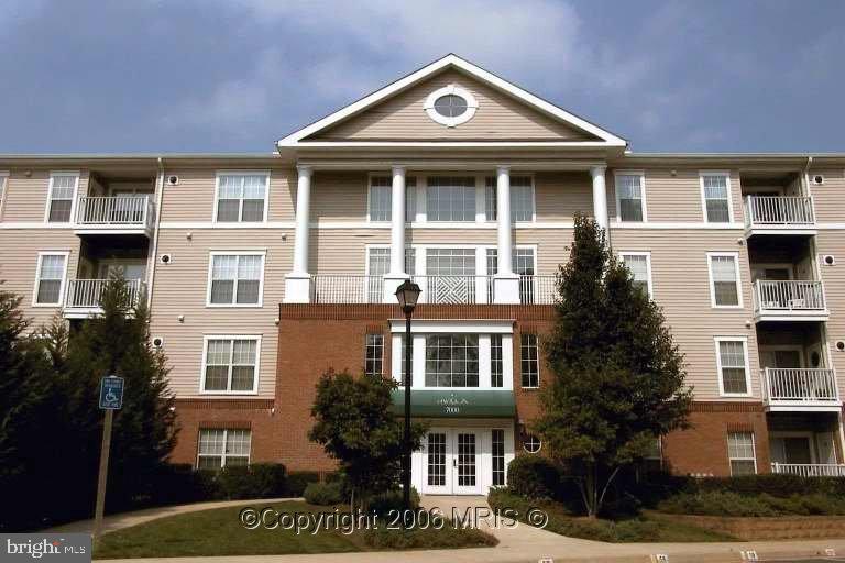 7000 FALLS REACH DR #211, FALLS CHURCH, Virginia 22043, 2 Bedrooms Bedrooms, ,2 BathroomsBathrooms,Residential,For sale,7000 FALLS REACH DR #211,VAFX2202138 MLS # VAFX2202138