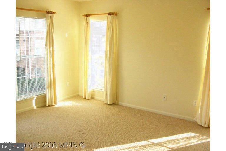 7000 FALLS REACH DR #211, FALLS CHURCH, Virginia 22043, 2 Bedrooms Bedrooms, ,2 BathroomsBathrooms,Residential,For sale,7000 FALLS REACH DR #211,VAFX2202138 MLS # VAFX2202138