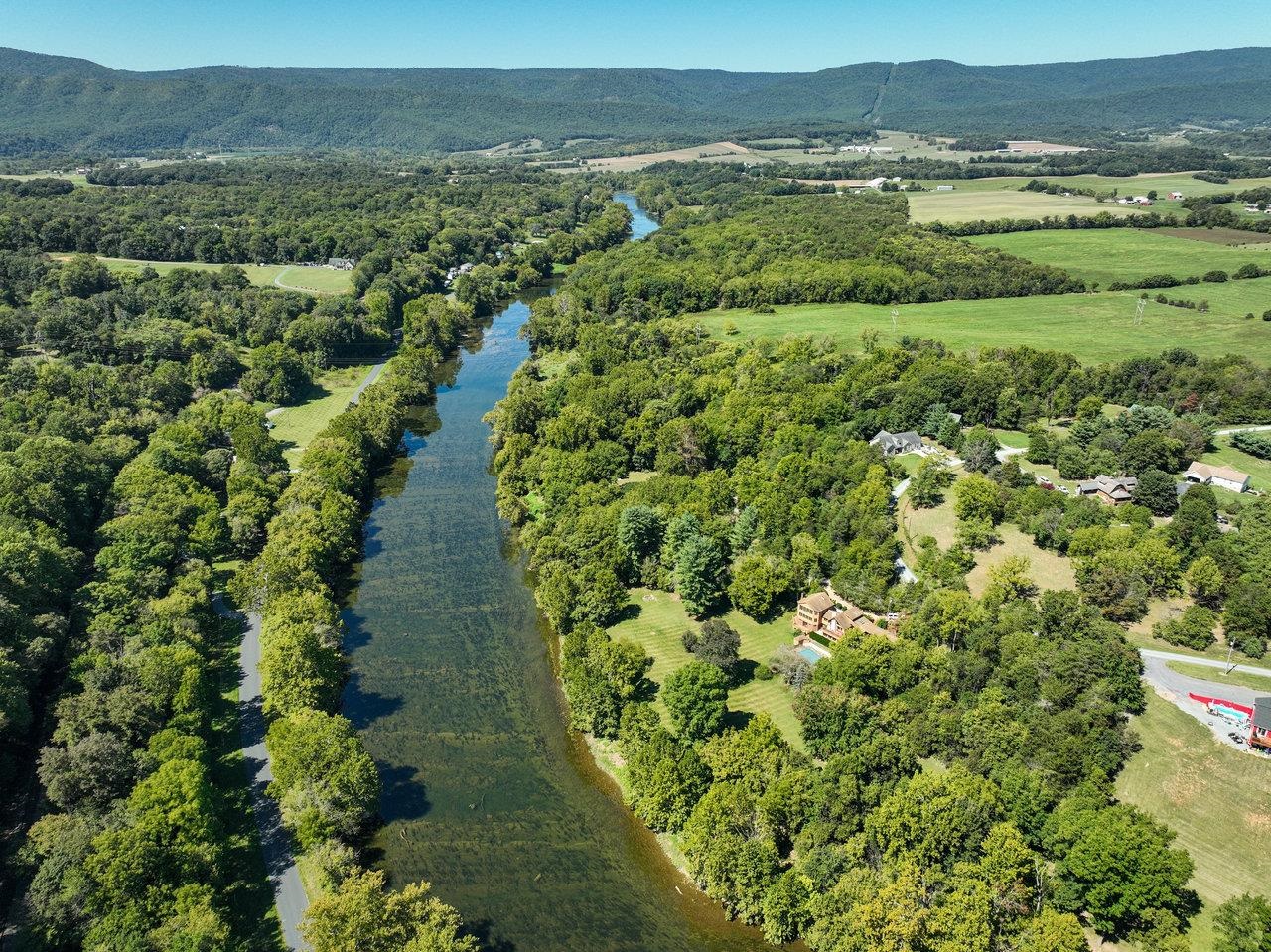 580 RIVER HILLS RD, SHENANDOAH, Virginia 22849, 2 Bedrooms Bedrooms, ,2 BathroomsBathrooms,Residential,580 RIVER HILLS RD,656866 MLS # 656866