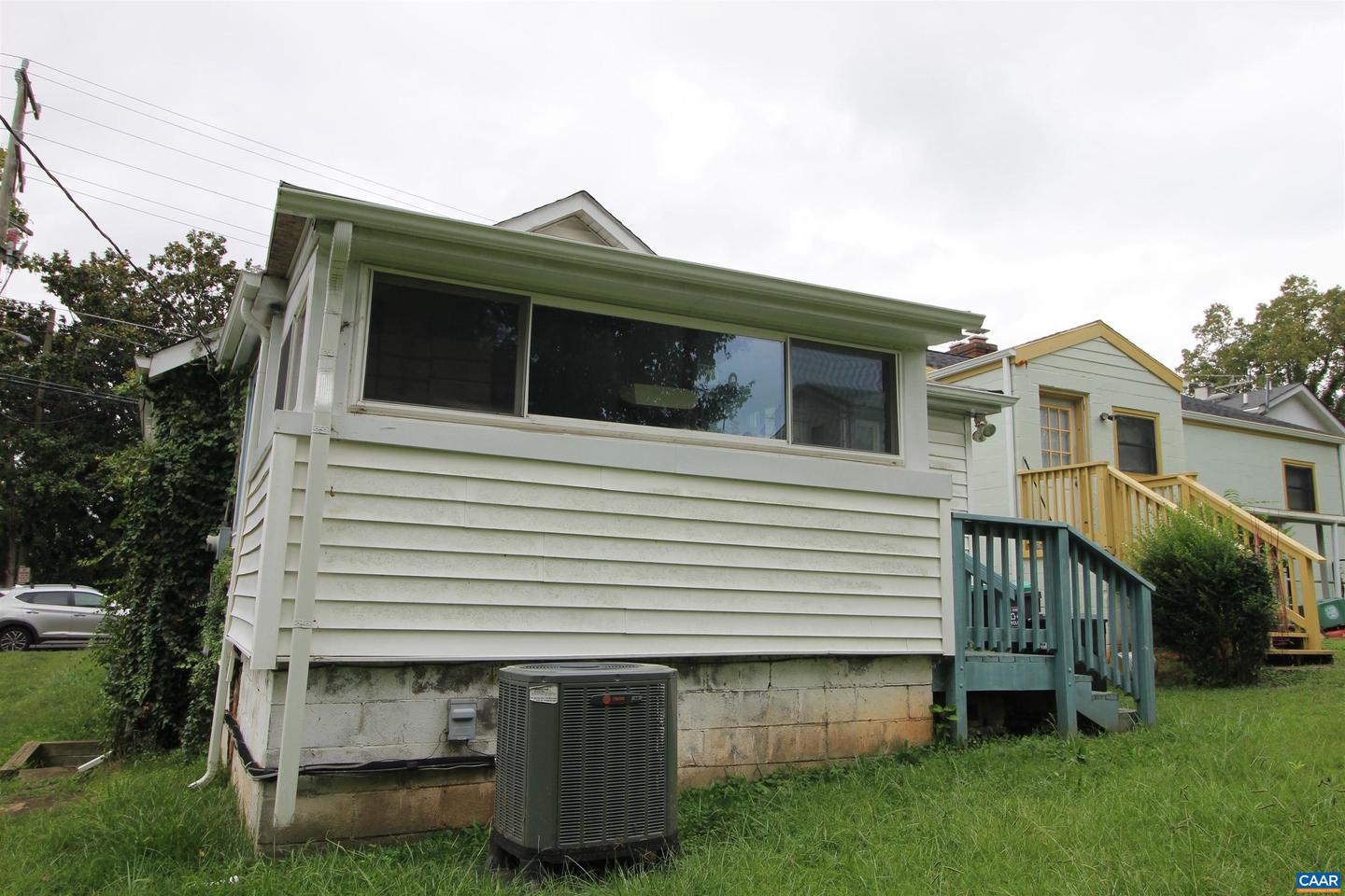 931 CHARLTON AVE, CHARLOTTESVILLE, Virginia 22003, 2 Bedrooms Bedrooms, ,1 BathroomBathrooms,Residential,For sale,931 CHARLTON AVE,656890 MLS # 656890