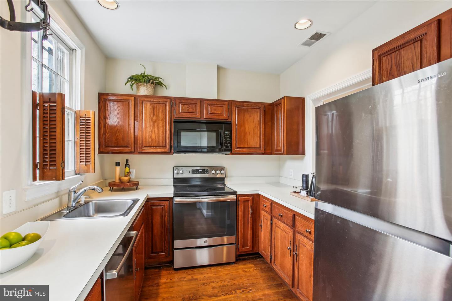 1316 SEAPORT LN, ALEXANDRIA, Virginia 22314, 3 Bedrooms Bedrooms, 11 Rooms Rooms,2 BathroomsBathrooms,Residential,For sale,1316 SEAPORT LN,VAAX2037156 MLS # VAAX2037156