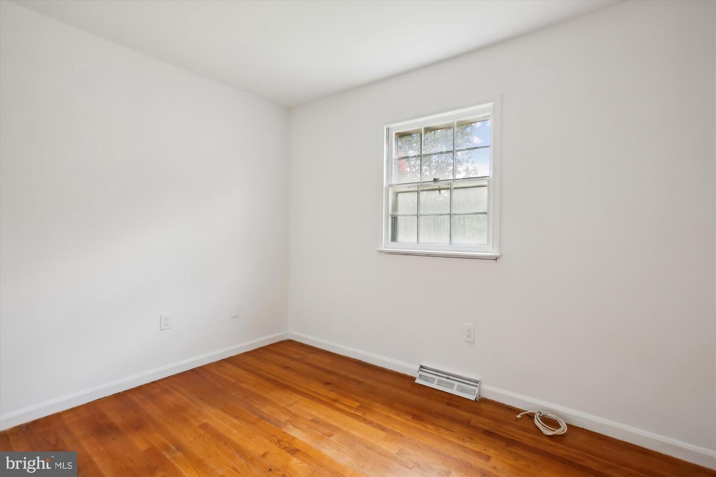 4831 SEMINOLE AVE, ALEXANDRIA, Virginia 22312, 3 Bedrooms Bedrooms, ,2 BathroomsBathrooms,Residential,For sale,4831 SEMINOLE AVE,VAFX2200560 MLS # VAFX2200560