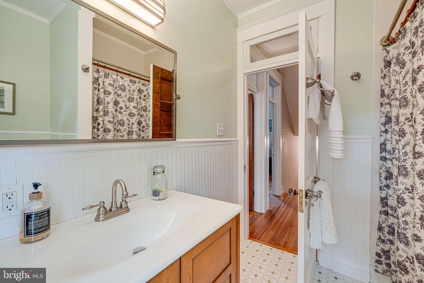 5422 39TH ST NW, WASHINGTON, District Of Columbia 20015, 5 Bedrooms Bedrooms, ,3 BathroomsBathrooms,Residential,For sale,5422 39TH ST NW,DCDC2155886 MLS # DCDC2155886