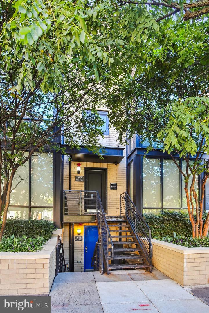 1937 12TH ST NW #1, WASHINGTON, District Of Columbia 20009, 2 Bedrooms Bedrooms, ,2 BathroomsBathrooms,Residential,For sale,1937 12TH ST NW #1,DCDC2158954 MLS # DCDC2158954