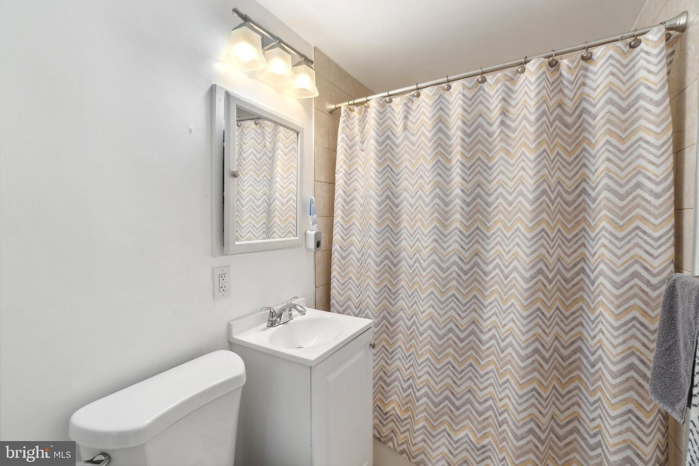 1111 ARLINGTON BLVD #1005, ARLINGTON, Virginia 22209, 2 Bedrooms Bedrooms, ,2 BathroomsBathrooms,Residential,For sale,1111 ARLINGTON BLVD #1005,VAAR2048608 MLS # VAAR2048608