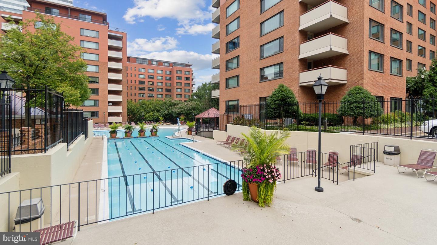 1111 ARLINGTON BLVD #1005, ARLINGTON, Virginia 22209, 2 Bedrooms Bedrooms, ,2 BathroomsBathrooms,Residential,For sale,1111 ARLINGTON BLVD #1005,VAAR2048608 MLS # VAAR2048608