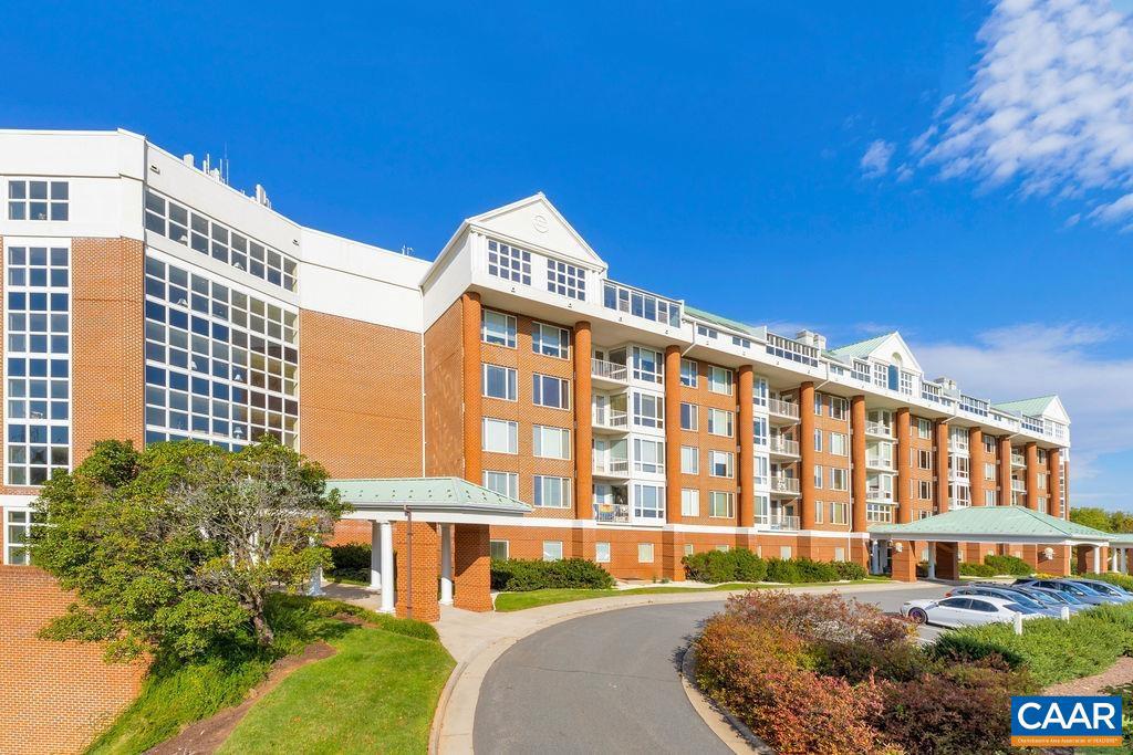 500 CRESTWOOD DR #1202, CHARLOTTESVILLE, Virginia 22903, 2 Bedrooms Bedrooms, ,2 BathroomsBathrooms,Residential,For sale,500 CRESTWOOD DR #1202,656934 MLS # 656934