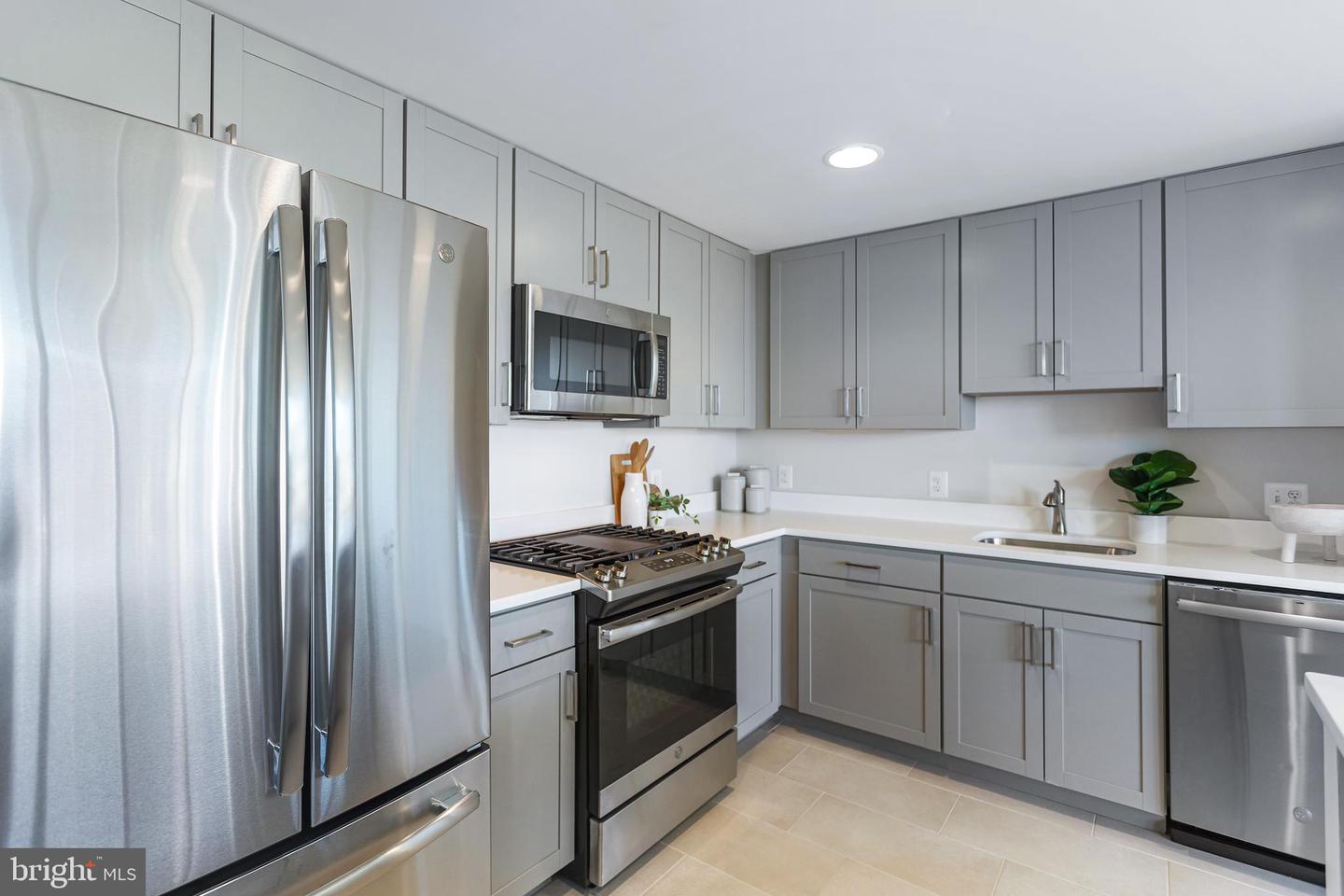 50 FLORIDA AVE NE #221, WASHINGTON, District Of Columbia 20002, 2 Bedrooms Bedrooms, ,2 BathroomsBathrooms,Residential,For sale,50 FLORIDA AVE NE #221,DCDC2160050 MLS # DCDC2160050