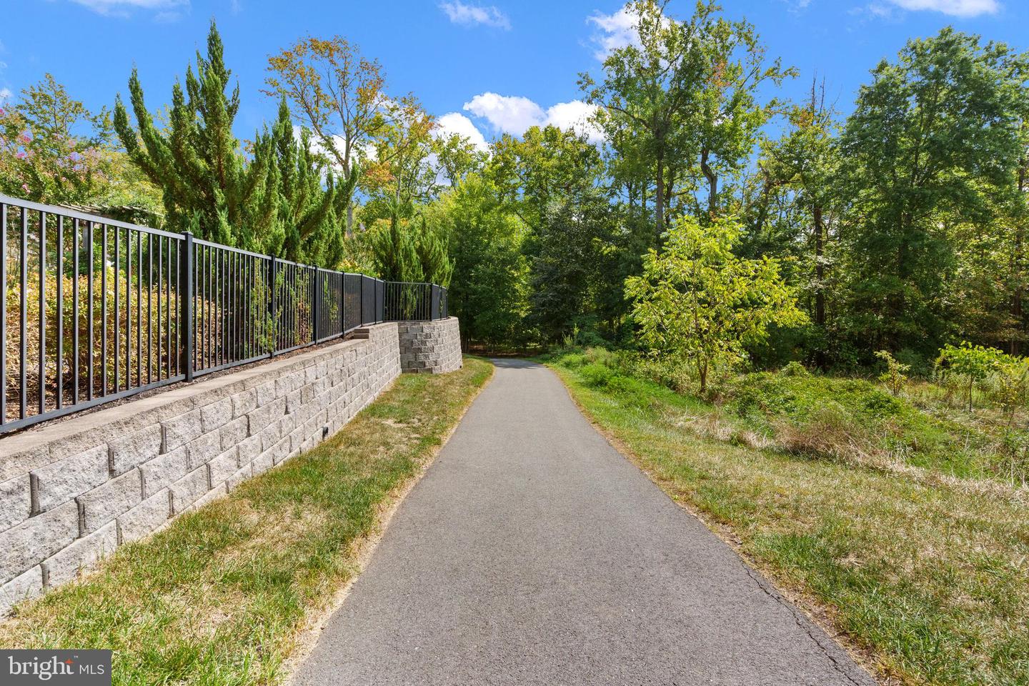 6101 FAIRVIEW FARM DR #103, ALEXANDRIA, Virginia 22315, 3 Bedrooms Bedrooms, ,2 BathroomsBathrooms,Residential,For sale,6101 FAIRVIEW FARM DR #103,VAFX2199800 MLS # VAFX2199800