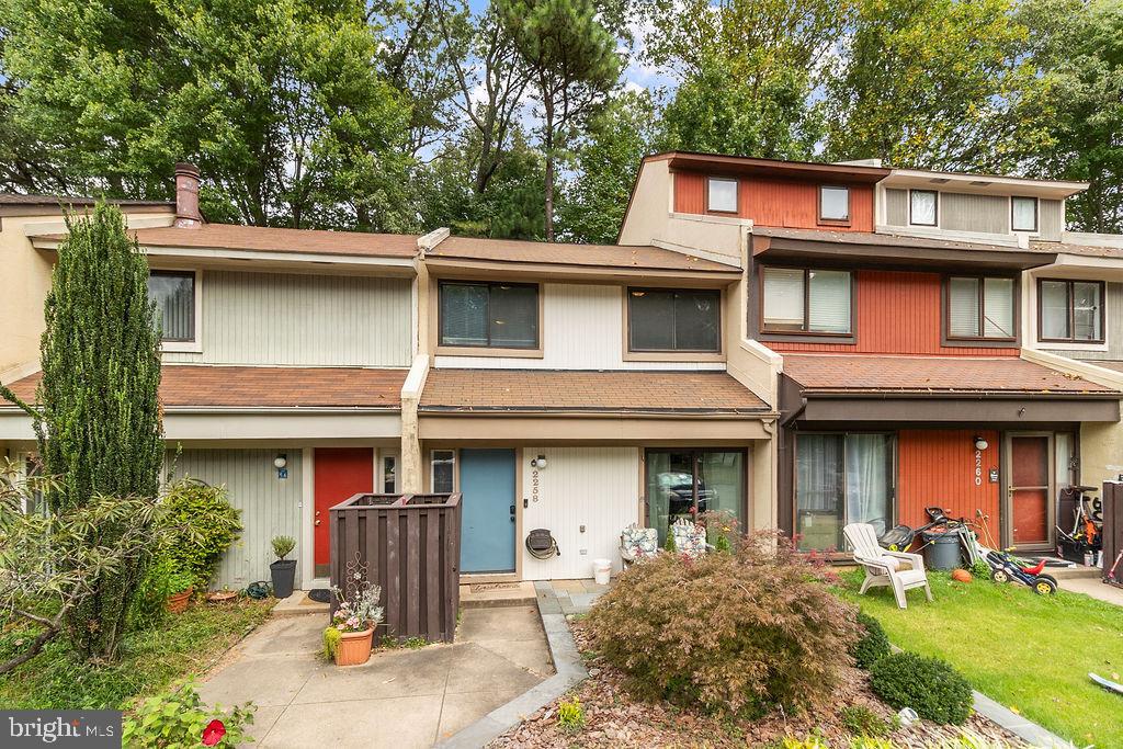 2258 COPPERSMITH SQ, RESTON, Virginia 20191, 3 Bedrooms Bedrooms, ,1 BathroomBathrooms,Residential,For sale,2258 COPPERSMITH SQ,VAFX2200688 MLS # VAFX2200688